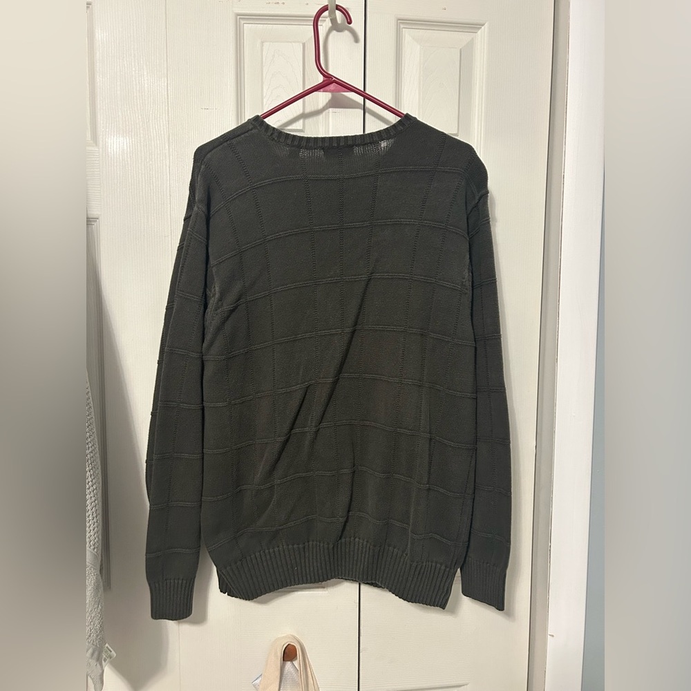 Men’s Sweater - Picture 3 of 3